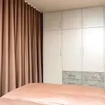 Exclusive Suite Mit Tiefgarage In Naehe Messe-Bmw-Porsche-Dhl-Flughafen-Flugzeugwerk Der Deutsche Aircraft